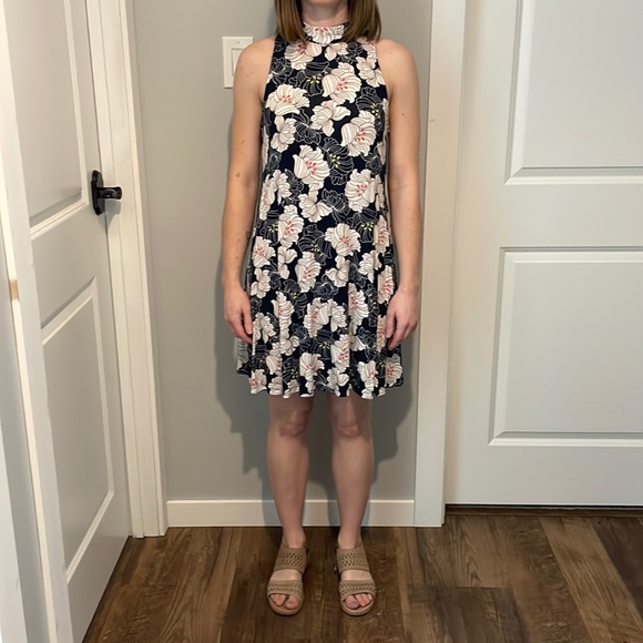 High neck floral dress - Picture 2 of 6